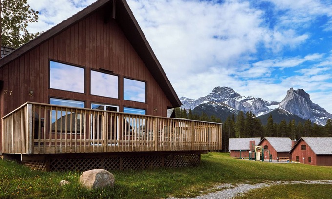 Canmore Cabin | Banff Gate Mountain Resort