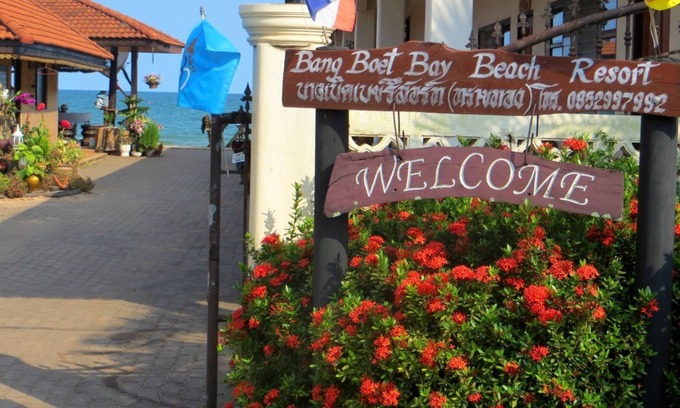Pak Khlong Hotel | Bang Boet Bay Beach Resort
