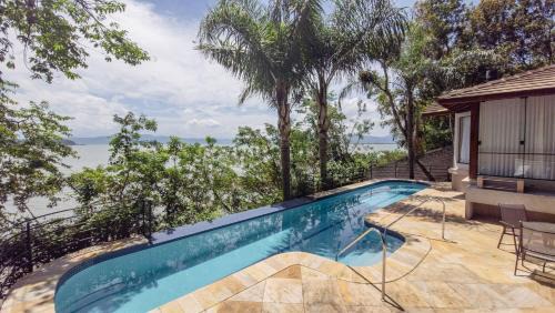 Sambaqui Apartment | Bangalô Pé na Areia com Piscina MK5729