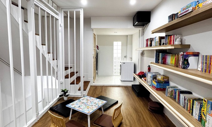Bang Phlat House | Bangkok Family Retreat 2BR Townhome with A/C, Fast WiFi & Kid-Friendly Setup