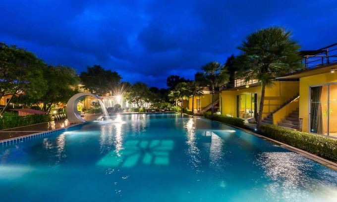 Bang Sao Thong Hotel | BANGKOK.GRAND.RESORT