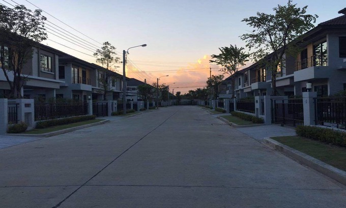 Nonthaburi Villa | BANGKOK LIFE happines