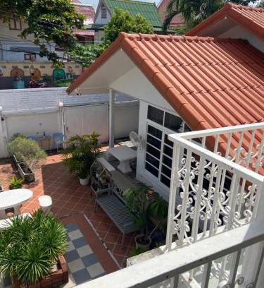 Phra Nakhon House | Bangkok Neighborhouse
