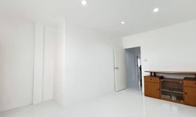 Ban Chang Lo House | Bangkok Private–Cheerful–WFH 4 bedrooms + Parking