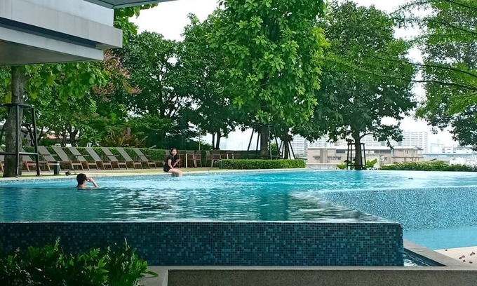 Bang Sue Apartment | Bangkok Riverside view apartment with terrace, swimming pool and fitness