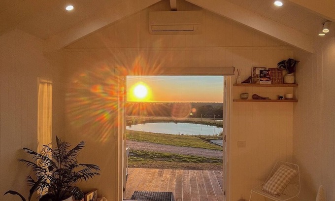 Seaton Cabin | Banjos Cabin Gippsland | Valley Views · Luxury Eco Escape | Pond Valley Views Fi