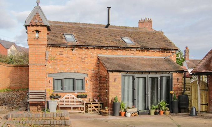 Hanwood Cottage | Bank House Barn