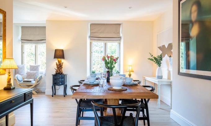 Fairford House | Bank House