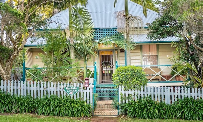 Toowoomba Cottage | Banksia Cottage Toowoomba - Pet Friendly Getaway