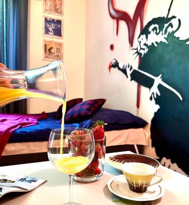 Goclaw Apartment | "Banksy" Art