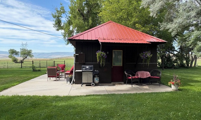 Meeker House | Bar 7 Bunk House - perfect for OHV travelers!