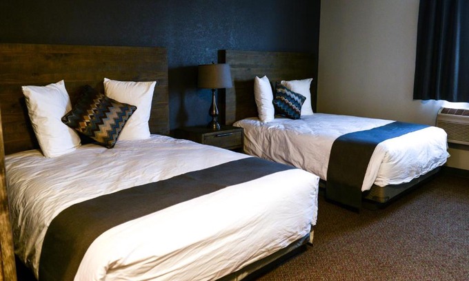 Assiniboia Hotel | Bar-B Inn