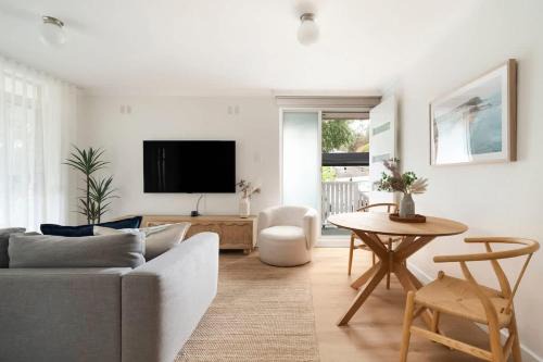 Bar Beach Apartment | Bar Beach Bliss