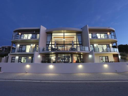 Linkside House | Bar-t-nique Guest House