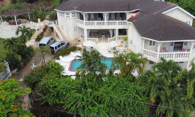 Fryers Well Villa | Barbados villa near beach - private pool, ocean views, WiFi, staff, sunsets