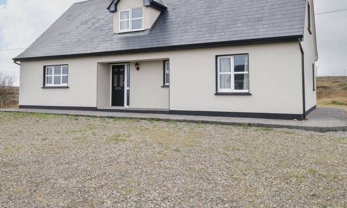 Wild Atlantic Way House | BARBARA'S COTTAGE, family friendly in Lettermore, County Galway