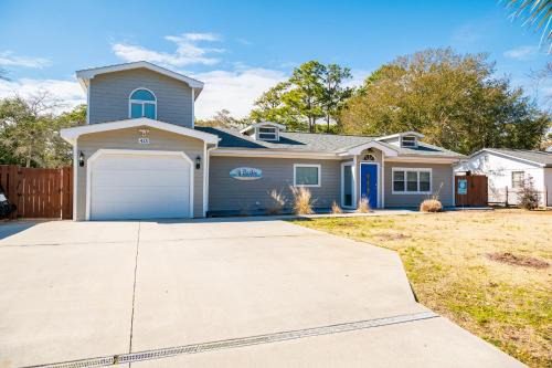 Long Beach House | Barbee Beach House by Oak Island Accommodations