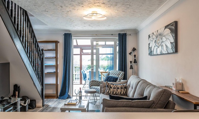 Elmswell House | Barbers Row