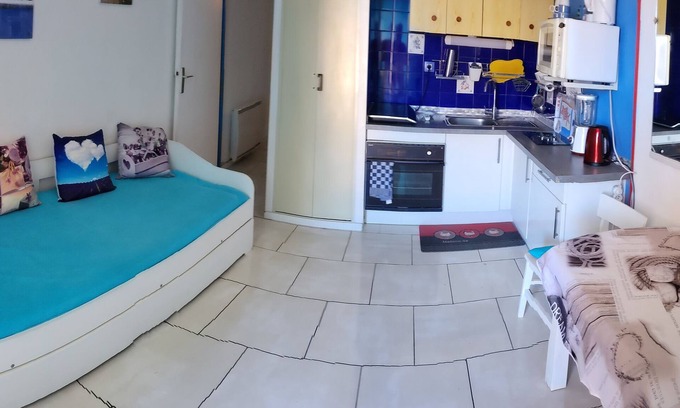 Saint-Hippolyte Apartment | BARCARES. Res. the "Palm Beach" 50 meters from the Grande Plage.