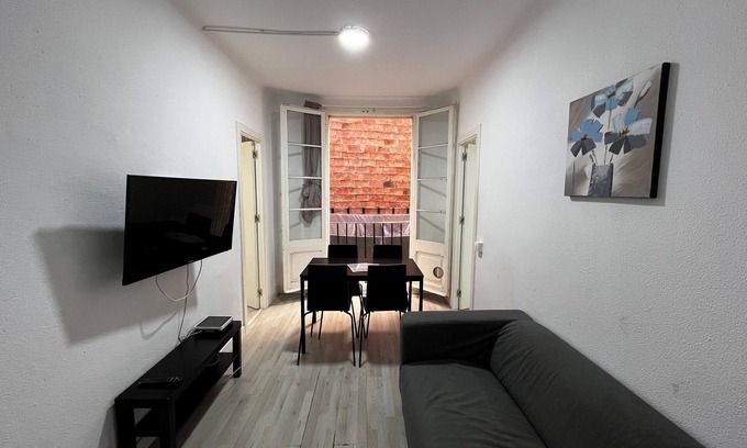 El Raval Apartment | Barcelona vibes