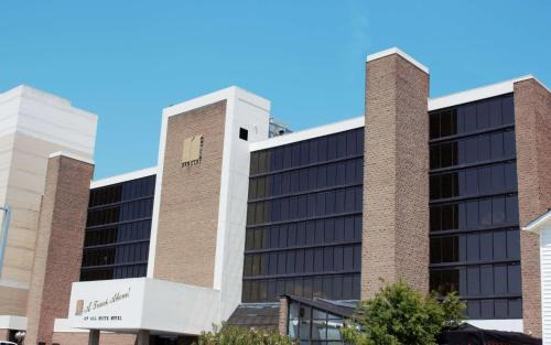 Northeast Virginia Beach Resort | Barclay Towers
