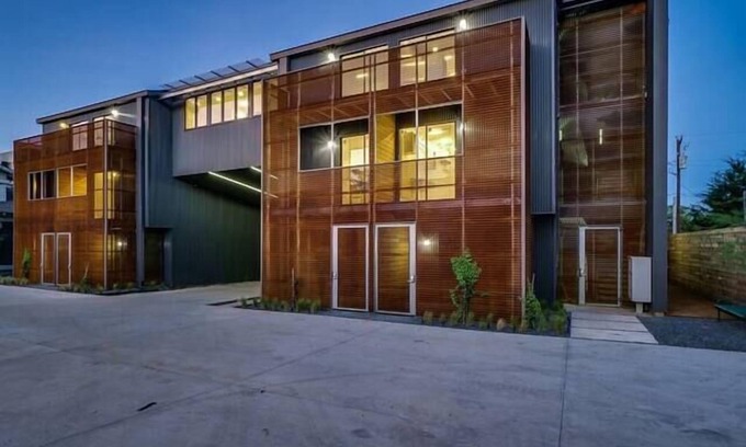 Kessler Apartment | Bardo Lofts Courtyard Suite #102