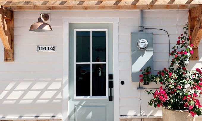 Historic Old Northeast Cottage | Barefoot House.A Haven for Nurturing Well-being