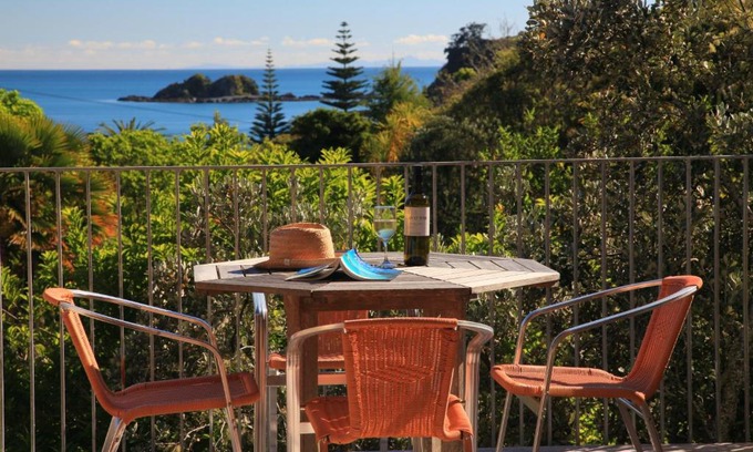 Palm Beach House | Barefoot Spirit - Stay Waiheke