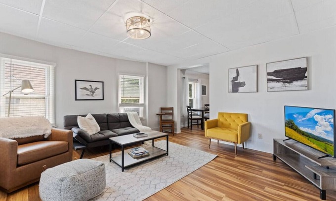 East End Apartment | Barker's Urban Oasis