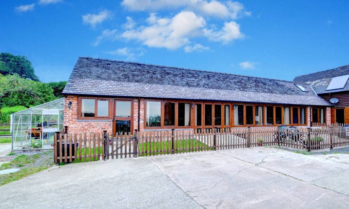 Kingswood Cottage | Barn 1