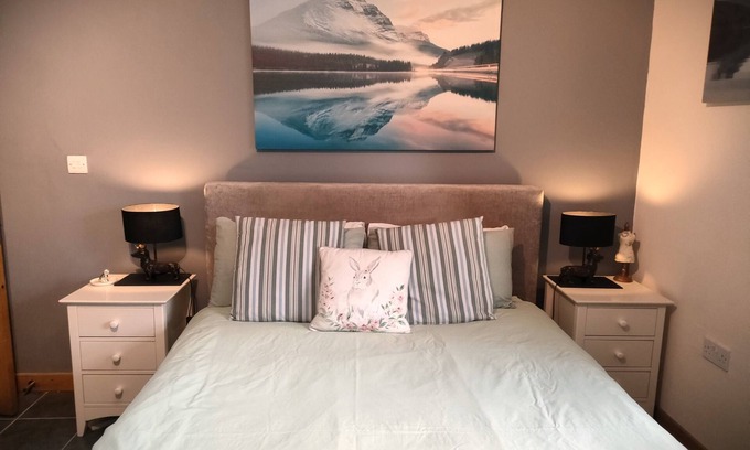 Pentir Cottage | Barn conversion at the old Watermill - Snowdonia & Zip Line. EV charger.