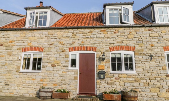 Scawton Cottage | BARN COTTAGE, pet friendly, with open fire in Kirkbymoorside