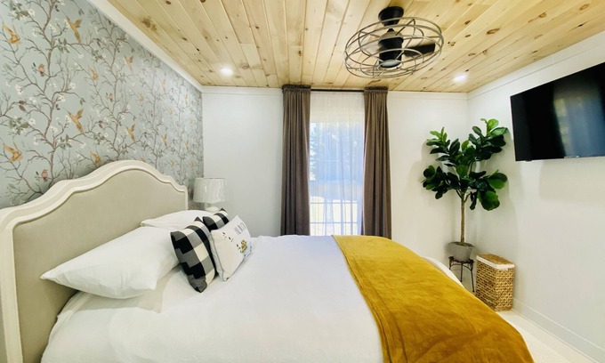 Greenville House | Barn Loft on Gated Farm