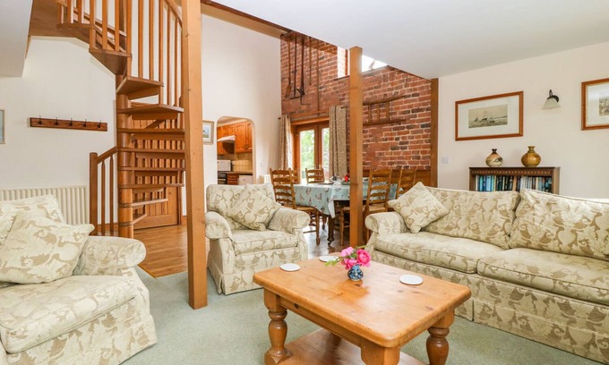 Louth Cottage | Barn Owl