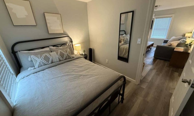 Hampton Apartment | Barnacle Bay - Perfect Location Near The Beach