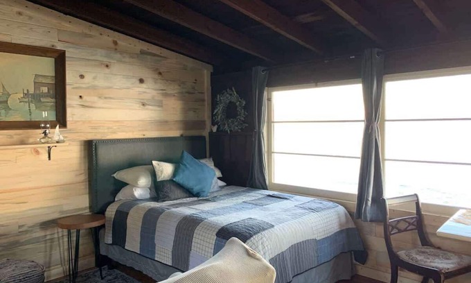 Port Angeles Cabin | Barnacle Hill Olympic Beach Cabin on the Strait of Juan De Fuca