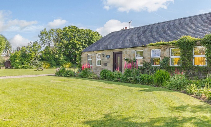 Longhirst House | BARNACRE, pet friendly, character holiday cottage in Morpeth