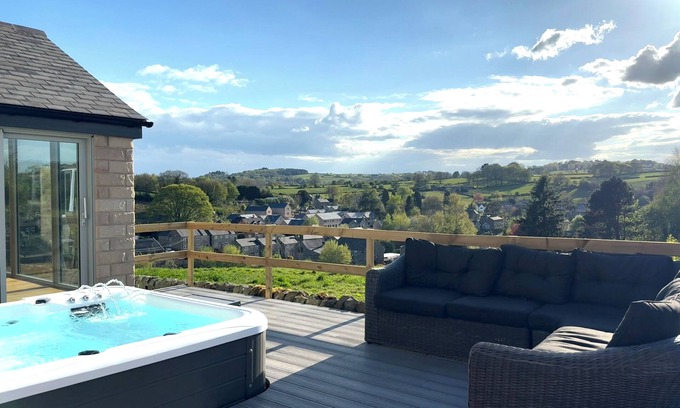 Tansley Cottage | BARNCROFT, pet friendly, luxury holiday cottage in Matlock