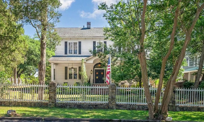 Aiken House | Barnwell Estate