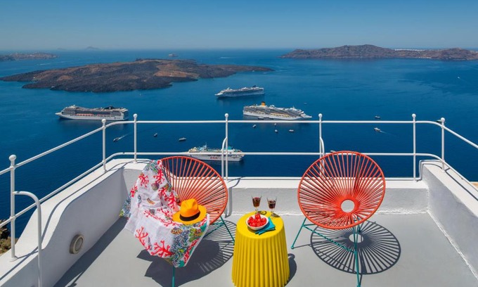 Fira Villa | Barocco Bello Villa