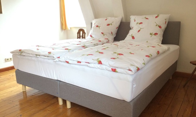 Volkach Apartment | Barocke Ferienwohung (150qm) in den Räumen des Weinhandel Palais Meissner