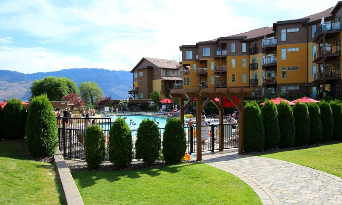 Westbank Condo | Barona Beach Luxury Lake Front Condo/W Boat Slip, West Kelowna,