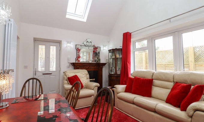 Herne Bay Cottage | BARON’S MEWS, pet friendly, country holiday cottage in Herne Bay