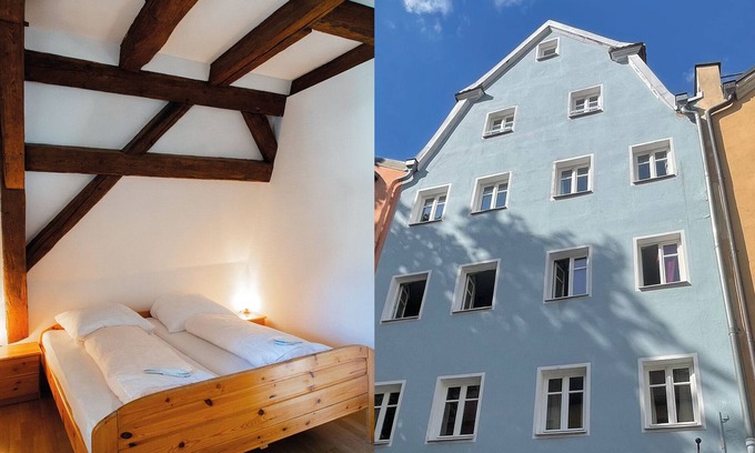 City Centre Regensburg Apartment | Baroque gallery apartment Goliath -internal city location-
