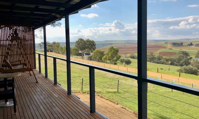 Lyndoch Villa | Barossa Pavilions - a luxurious, self-contained, hillside retreat