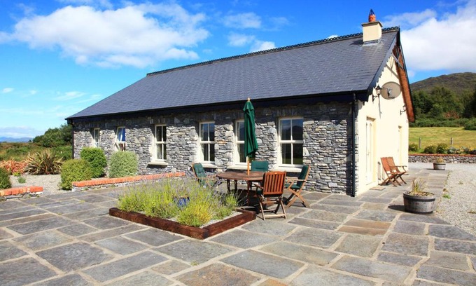 Kenmare Villa | Barr Cill Atha