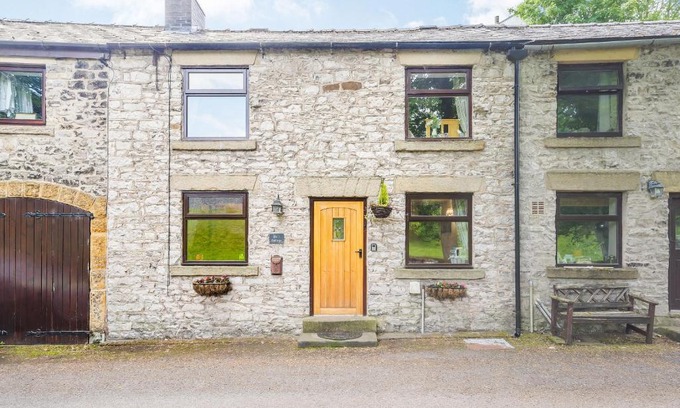 Tideswell House | Barr Cottage