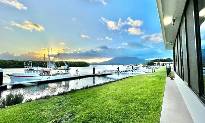 Lucinda House | Barra Waters 11
