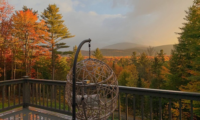 Winhall Ski Chalet | Barrel Sauna + Hot Tub & Mtn Views