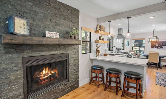 Big Bear City House | Barrett Cottage Quiet area Renovated